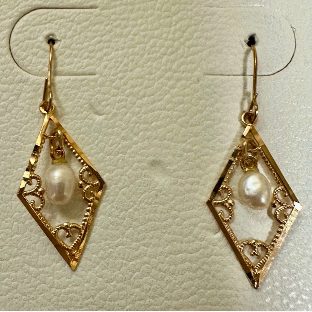 14K Gold Freshwater Pearl Drop Earrings